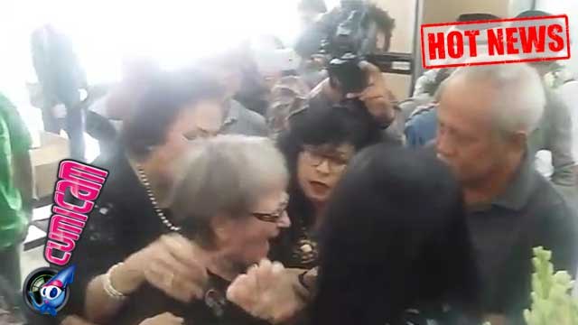 Hot News! Suara Bergetar, Ibunda Yana Zein Luapkan Duka yang Dalam - Cumicam 02 Juni 2017