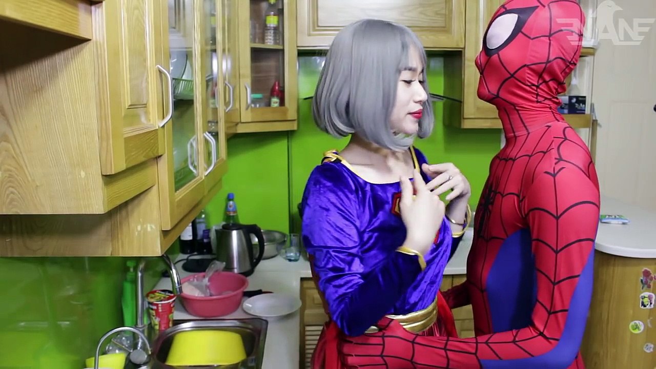 How SUPERHERO Supergirl Love Story Spiderman Bl...