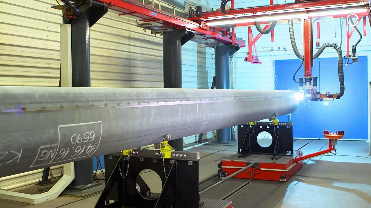 Perfectly welded mobile crane boom by KUKA laser hybrid welding technology