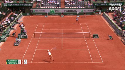 Roland-Garros 2017 : Superbe montée au filet de Muguruza (7-5, 2-0)