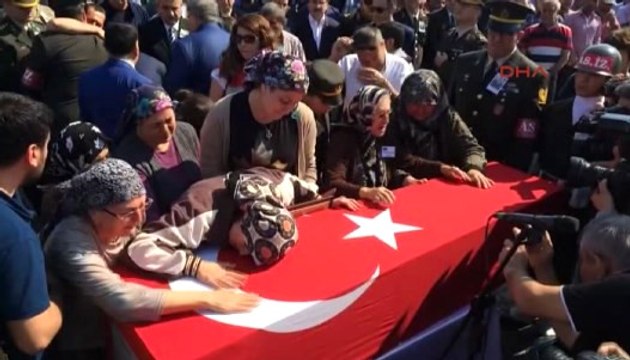 Şehit Annesinin 'Bana Kokun Geliyor' Sözleri Yürekleri Dağladı