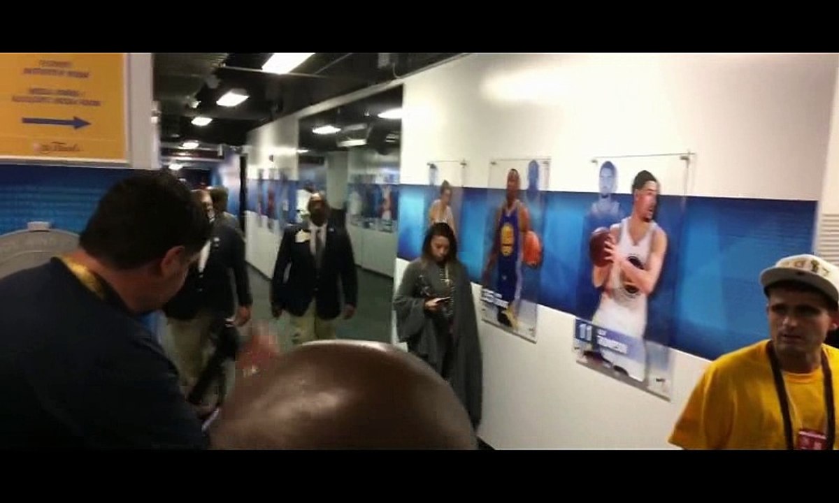 【NBA】Warriors (1-0) postgame tunnel walk: Steph Curry, Ayesha, Durant, Draymond, Klay G1 NBA Finals Cavs