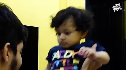 Bé gái phản ứng bất ngờ sau khi phát hiện bố đã cạo râu