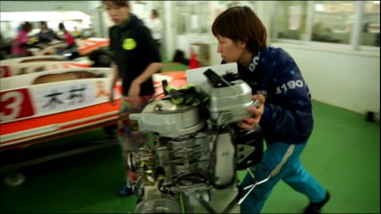 Au Japon les courses de mini hors bords sont très en vogue en ce moment - L'Effet Papillon du 05/06 - CANAL+