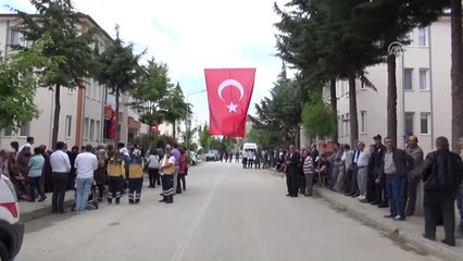 Şırnak Şehitlerimizi Uğurluyoruz - Şehit Incekar ve Kesikbaş Son Yolculuklarına Uğurlandı (2)