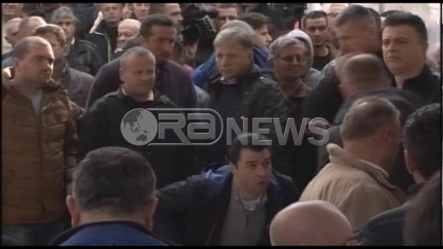 Dita 2- Të ngujuar në çadër, vijon protesta e PD për qeveri teknike