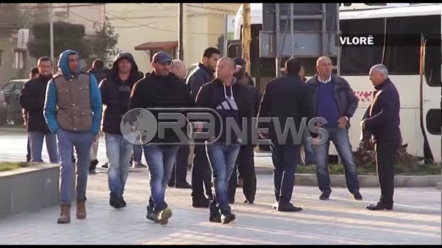 Ora News – Protestuesit nga rrethet nisen drejt Tiranës, kamer në çdo automjet