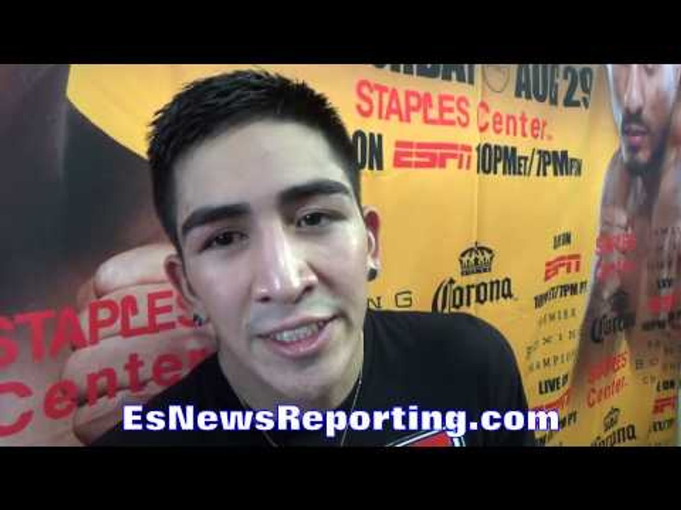 leo santa cruz on mayweather vs berto says mayweather EsNews video