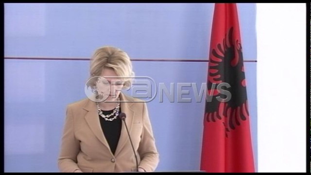 Ora News – Ministrja e Mbrojtjes apel Serbisë: Jo konflikte nacionaliste false