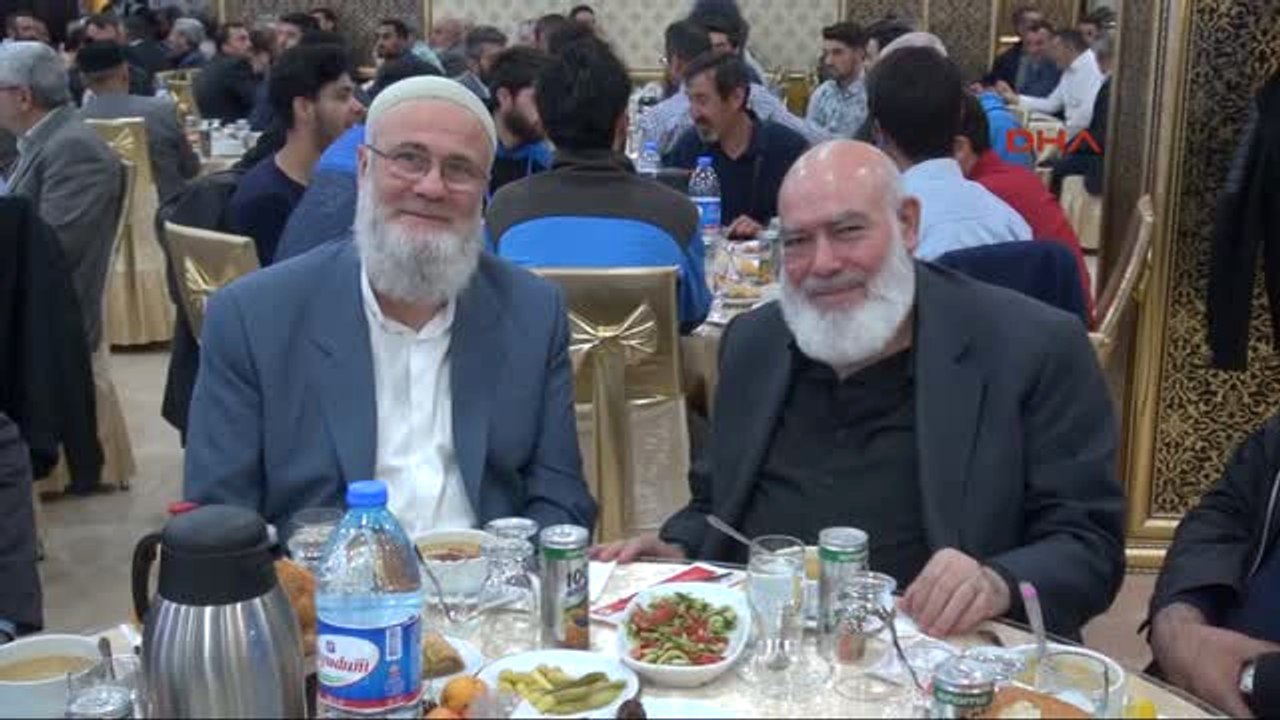 Sivas Sp Genel Başkanı Karamollaoğlu: En Büyük Ihtiyaç Kucaklaşmak