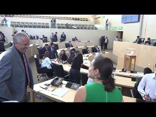 Por poco madrugan a la oposicion - Bety Manrique