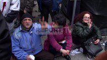 Report TV - Letra të hedhura në tokë, shishe e qese, pasojat e protestës së PD