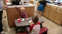 Kids Lifetime Picnic Table Comparison to Little Tikes Easy Store-TRXM1QwPcyI