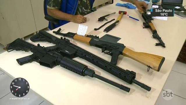 Polícia do Rio investiga origem de fuzis apreendidos no Aeroporto do Galeão
