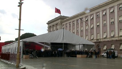 Shtohet presioni mbi Metën - Top Channel Albania - News - Lajme