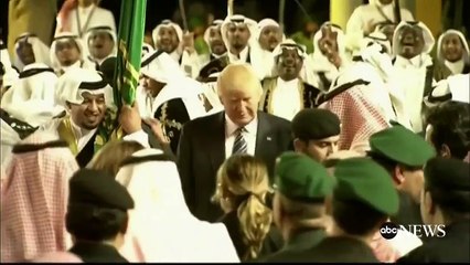 Trump Ki Harkatain Dekhain Saudia Arabia Main‫مسلمانوں کے بدترین دشمن ٹرمپ کو مسلمانوں نے...‬