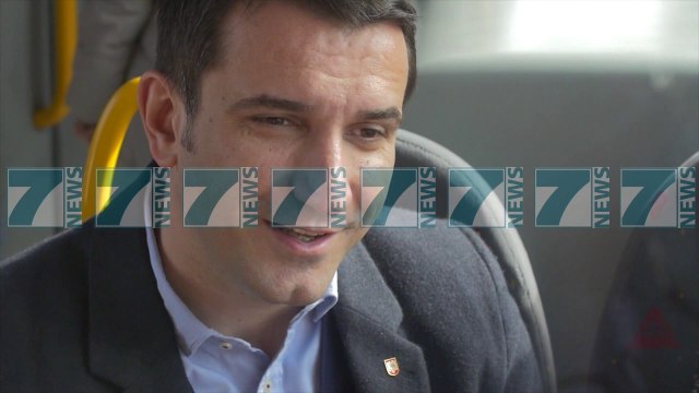 VELIAJ KERKON QE TE ZHVENDOSET ÇADRA E PROTESTES - News, Lajme - Kanali 12