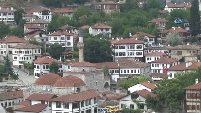 Kaçak Camii'nin Hikayesi ve Mimarisi ile Dikkat Çekiyor