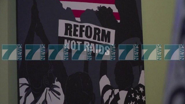 EMIGRANTET NJE DITE LARG PUNES NE SHENJE PROTESTE - News, Lajme - Kanali 8