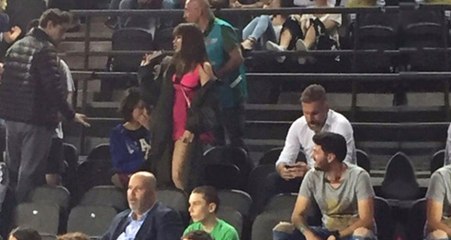 Basket Maçında Nihal-Bahar Candan Kardeşlerin Giydikleri Kıyafet Olay Oldu