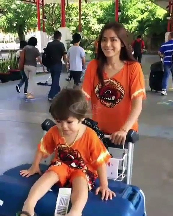 El Barack Alexander & Mama Jessica Iskandar Kembali Ke Jakarta Habis Liburan di Bali