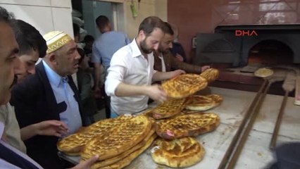 Erzurumda Iftar Öncesi Uzayan Kuyruklar