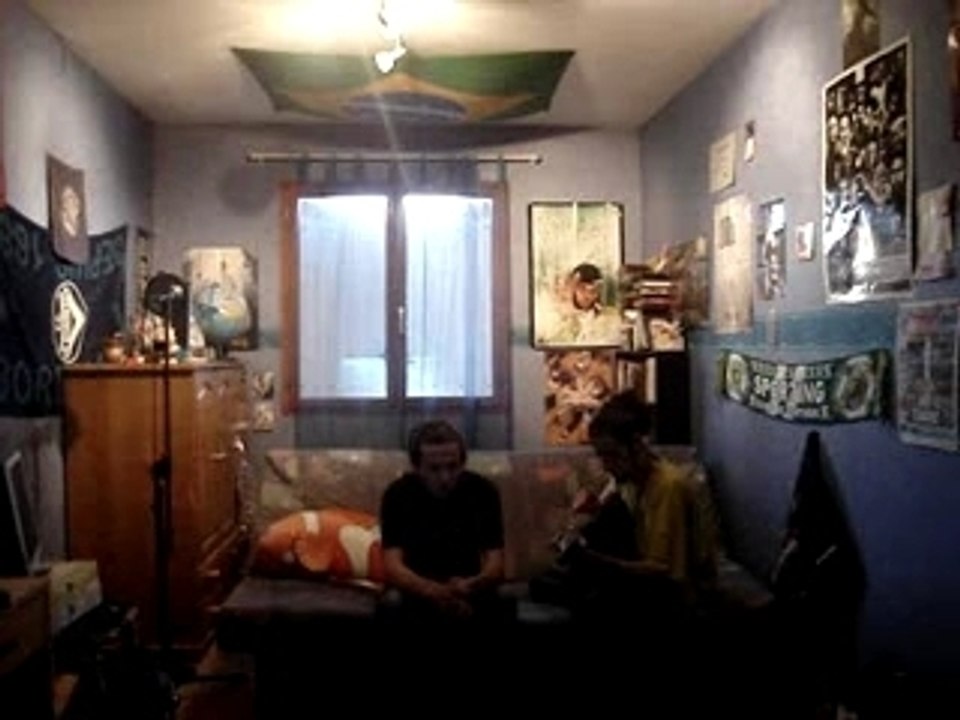 D.Nom et Alganja chante reggae musique !!!voix et guitare!