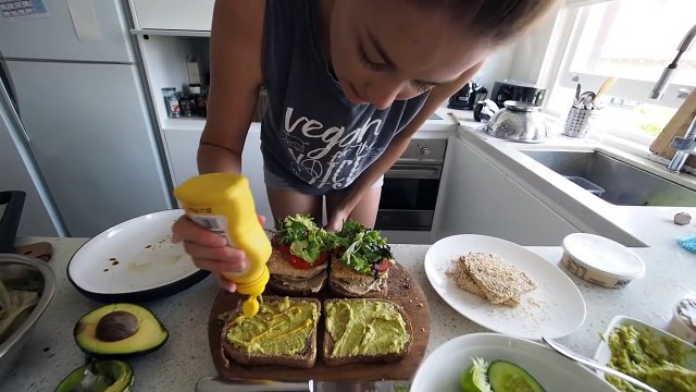 WHAT I ATE TODAY VEGAN PAD THAI AND TOFU SANDWICHES
