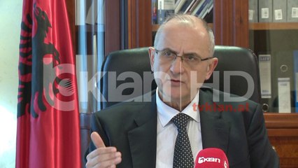 Antikushtetueshmeria e bordit të ONM, Hahn i kthen përgjigje ministrit Vasilit