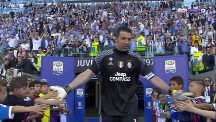 مدينة كارارا مسقط رأس بوفون تنتظر تتويج نجمها