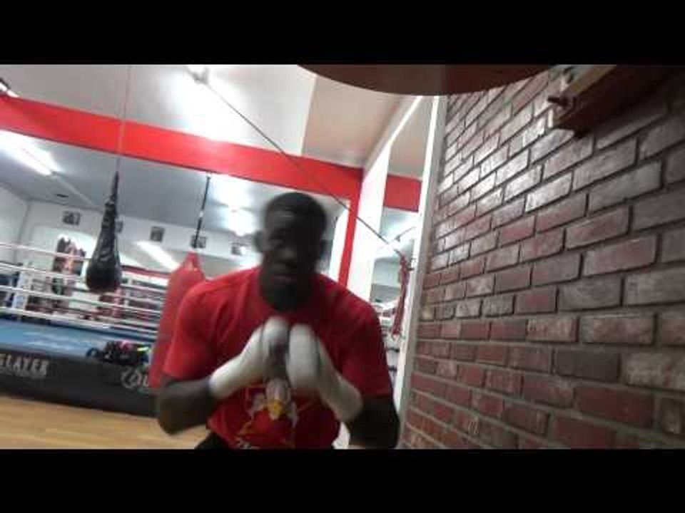 TMT Star Andrew Tabiti Killing The Speed Bag At Ten Goose Boxing - EsNews
