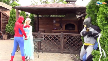 EVIL SPIDERMAN vs Frozen Elsa /w Bad Baby Elsa vs Bad Baby Anna Superhero Fun