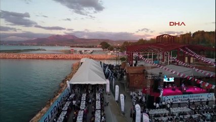 Van Gölü Sahilinde 4 Bin 500 Kişi Iftar Açtı