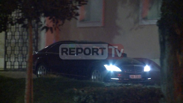 Report TV - PD e ngujuar në çadër, Rama dhe Meta darkojnë së bashku