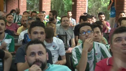 Bursasporlu Taraftarlarının Ligde Kalma Sevinci