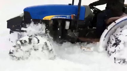 traktörün kar ile imtihanı