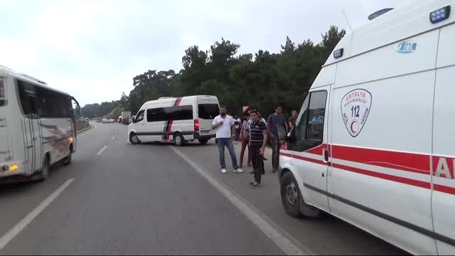 7 Kişilik Ailenin İçinde Bulunduğu Araç Şarampole Uçtu: 3'ü Çocuk, 6 Yaralı