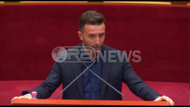 Ora News – Blushi: PD e PS u duhet paterica e LSI. Natën me protestën, ditën kundër çadrës