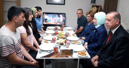 Cumhurbaşkanı Erdoğan, 15 Temmuz Şehidinin Evinde İftar Yaptı