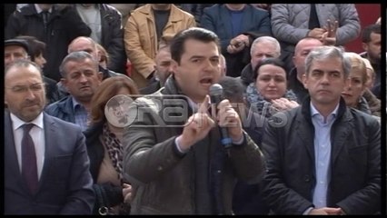 Protesta - Basha drejtorit të TVSH-së: O pleh, do të tërheqim zvarrë nga zyra!
