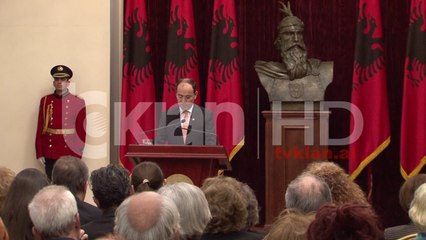 Presidenti dekoron personalitetet e teatrit dhe kinemasë