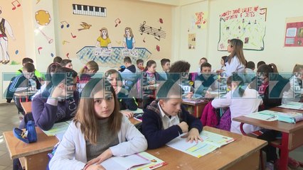 40% E NXENESVE TE KLASAVE TE PESTA KANE PROBLEME ME GJUHEN SHQIPE - News, Lajme - Kanali 7