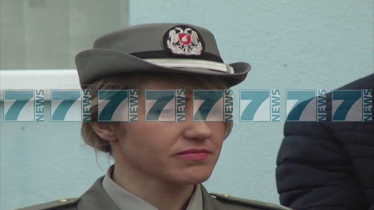 MINISTRJA KODHELI TAKIM ME TE RINJTE NE BURREL, "BEHUNI PJESE E USHTRISE" - News, Lajme - Kanali 7