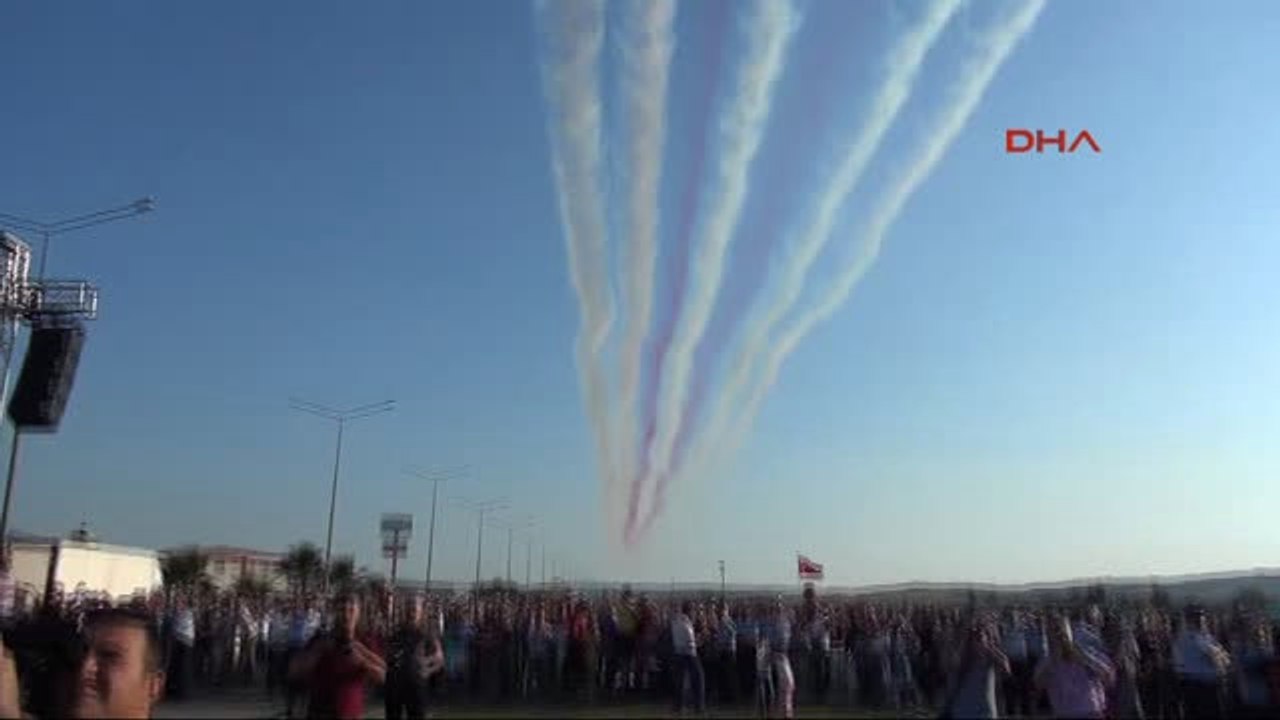 Osmaniye'de Türk Yıldızları'ndan Nefes Kesen Gösteri