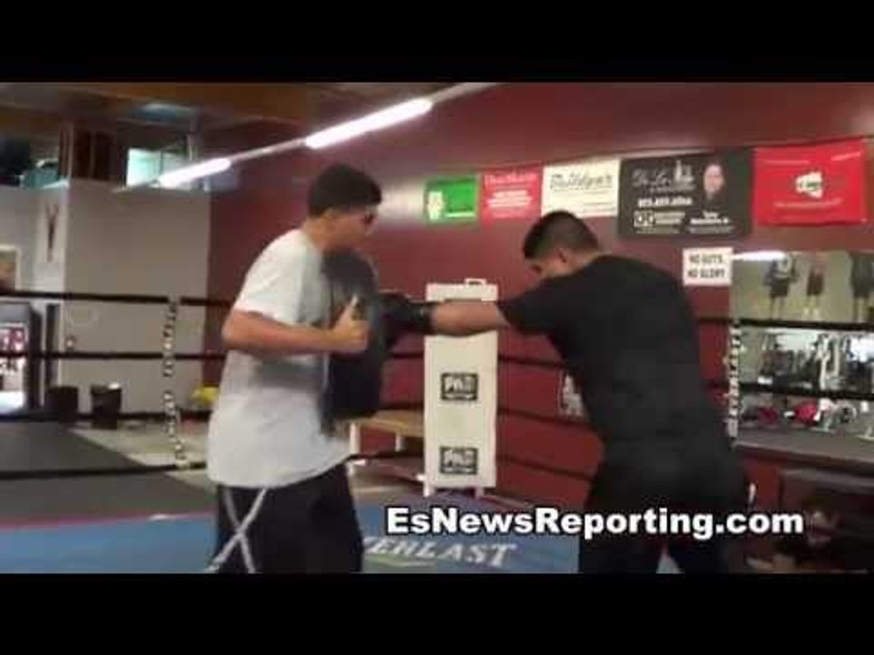 Mikey Garcia Landing Vicious Body Shots - EsNews Boxing