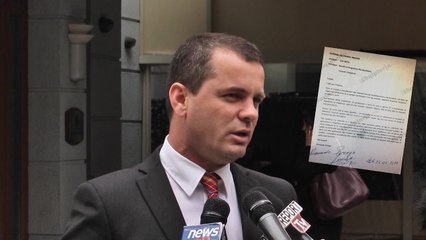 Report TV - Armando Prenga lë mandatin e deputetit:Dua qetësi familjare