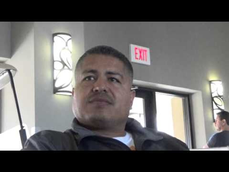 robert garcia on working as leo santa cruz manager when leo turned pro - EsNews Boxing