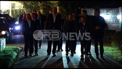 Rama takim me ministrat në vilën qeveritare