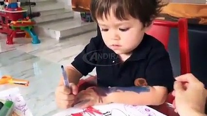 El Barack Alexander Belajar Manggambar Pesawat Terbang Sama Mama Jessica Iskandar