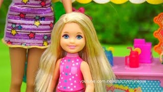 juegos de vestir competencia elsa y barbie